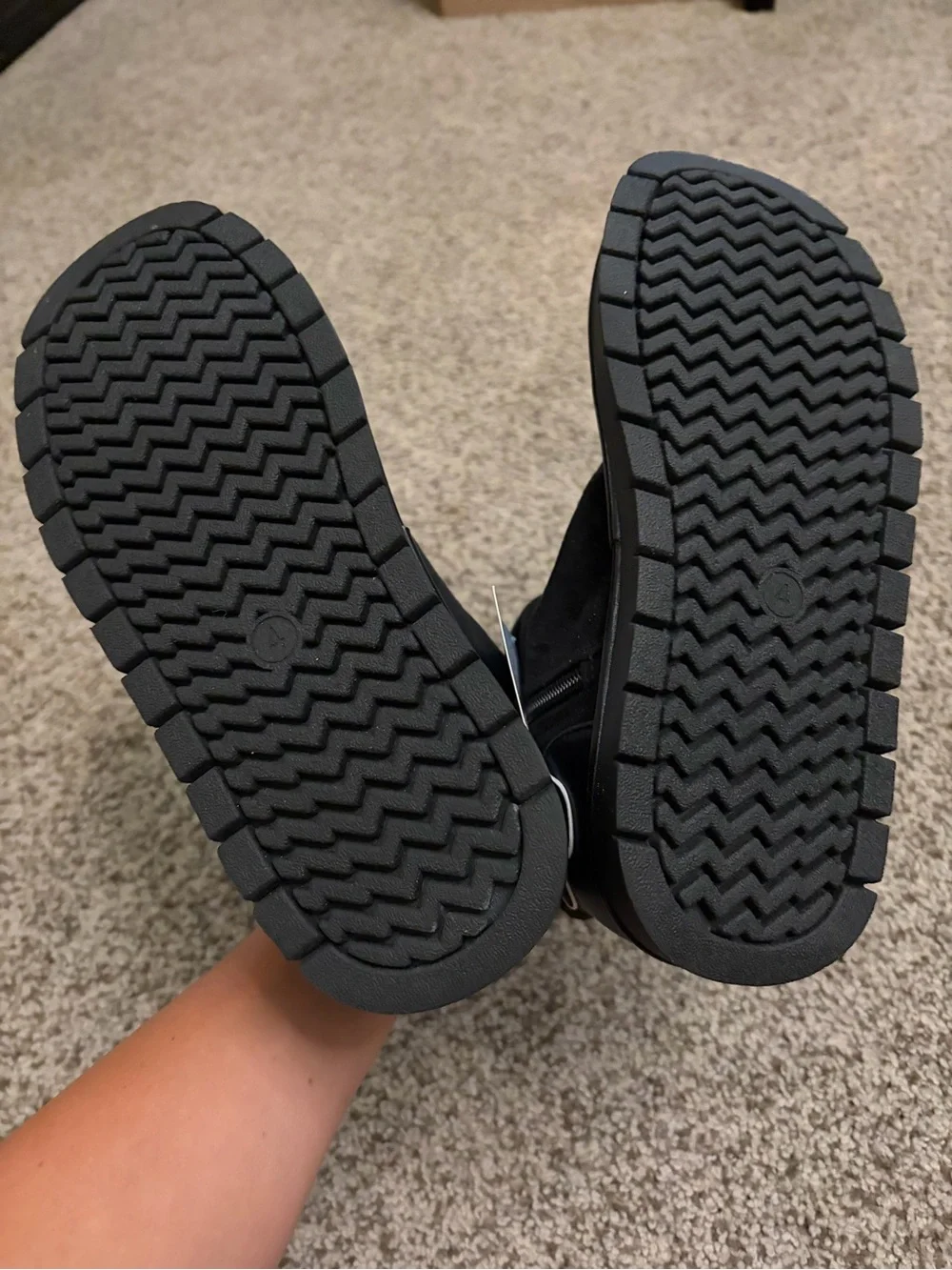 Cat & Jack boots size 4 NWT